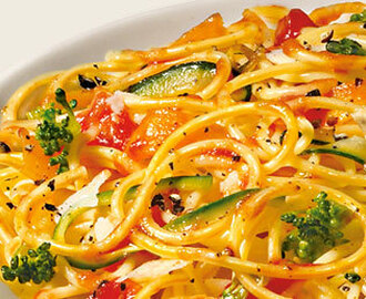 Capellini med grönsaker och pecorino
