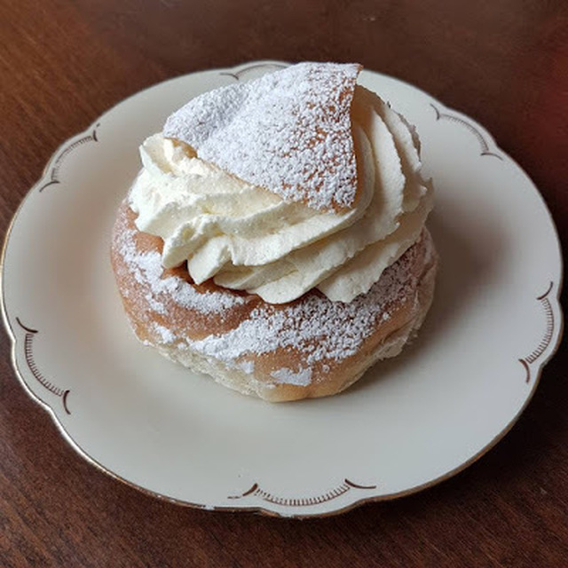 Årets första semla!