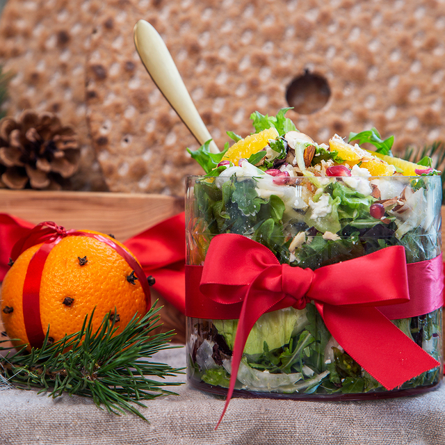 Apelsin- och granatäppelsallad med fetaost och senapsdressing