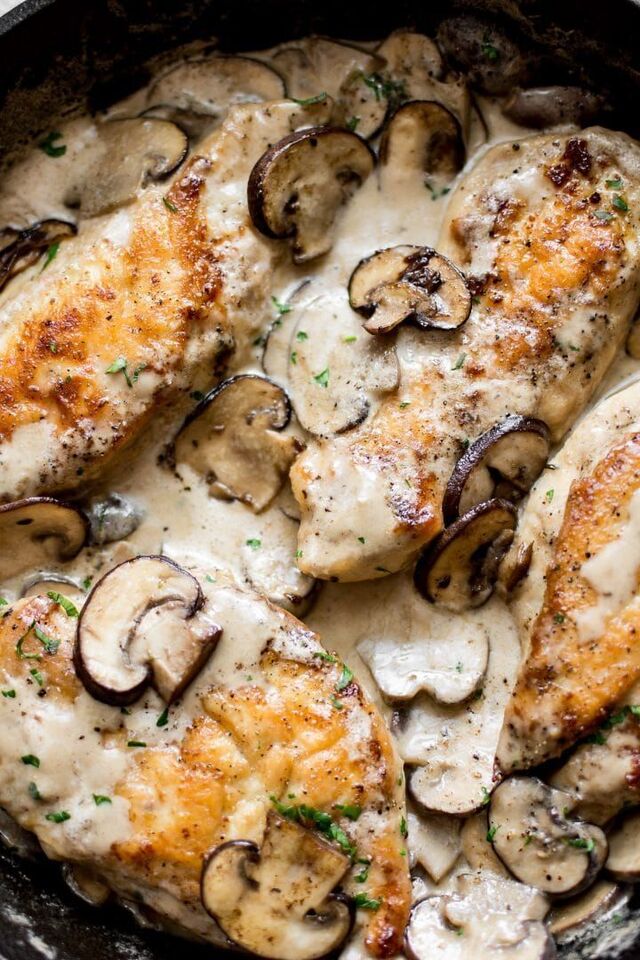 This one skillet chicken in a creamy garlic mushroom sauce is perfect for an easy weeknig… | Creamy mushroom chicken, Chicken mushroom recipes, Easy chicken recipes