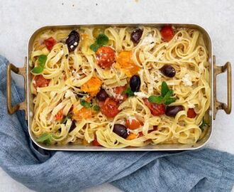 Bakad fetaostpasta och tomater – recept på TikTok-pasta