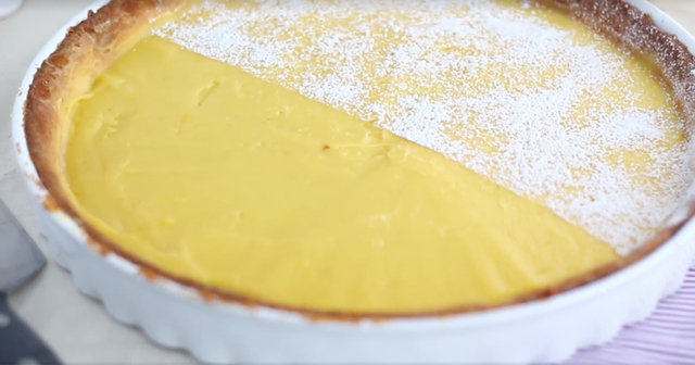 Posiblemente esta sea la tarta de limón más fácil de hacer que hayas visto nunca
