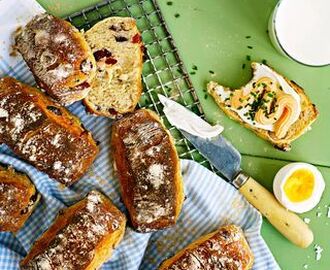 Yoghurtbröd med hasselnötter och tranbär