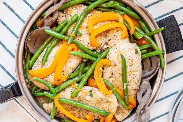 Chinese 5-Spice Skillet Chicken with Green Beans and Peppers