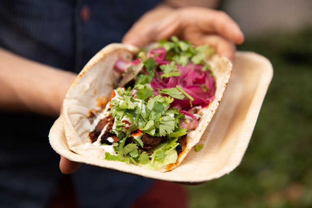 Vegansk kebab med bröd gjord på Pulled VegMe