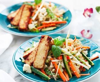 Asiatisk glasnudelsallad med tofu
