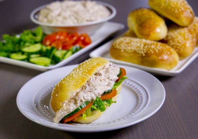Mjukt bröd med tonfiskröra- Subwaymacka