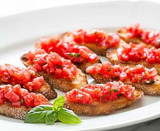 Bruschetta with Tomato and Basil