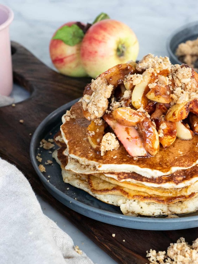 Apple pie pancakes