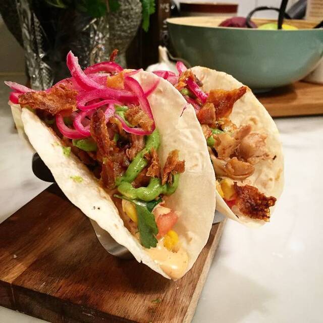 Pulled chicken taco