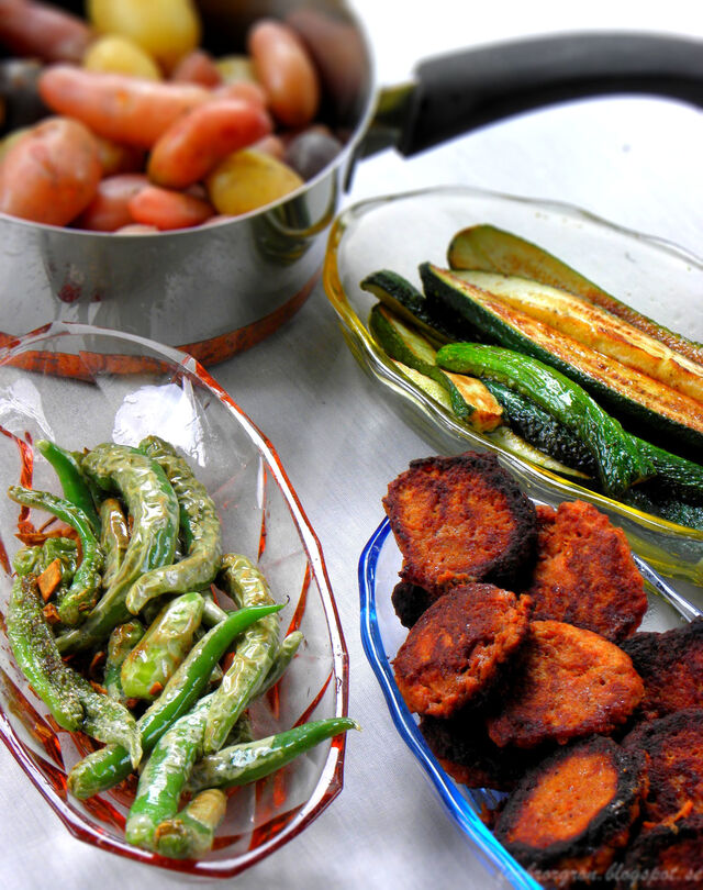 Vardags vegetarisk mat, vegebiffar, chili och Stekt zucchini