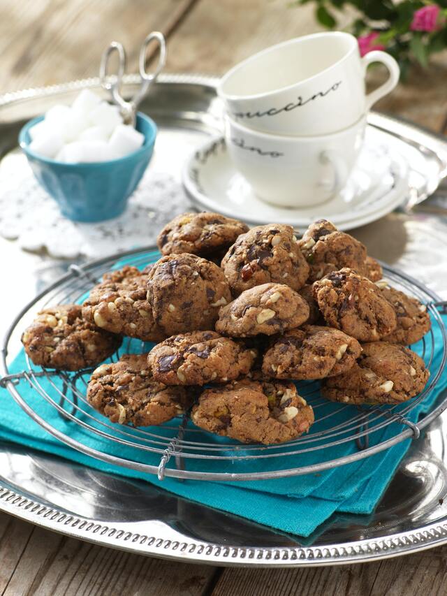 Glutenfria kakor med jordnötter och chokad