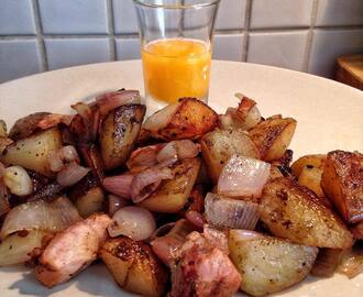 Pytt på schalottenlök, nypotatis, flintastek och rå äggula by @grilltokig • #åretsäggrätt