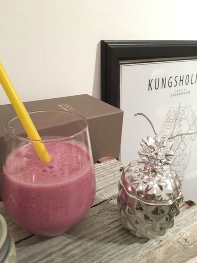 Mättande hallonsmoothie med havregryn