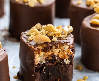 Snickers brownie bites