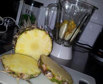 Ananas smoothie med mango, power kick