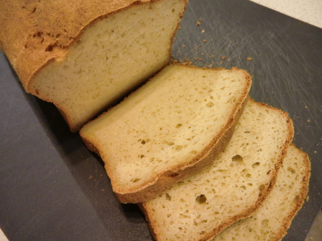 Ljust glutenfritt formbröd - perfekt att rosta