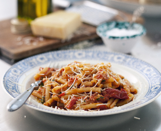 Cavatelli med tomat, basilika och parmesan