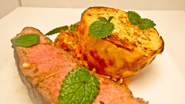 Ryggbiff, bakpotatis med tomat& palsternacka kompott.”Veckans matlåda”