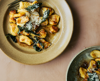 Hemmagjord gnocchi med brynt smör och salvia