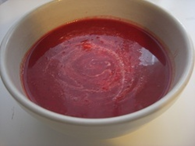 Röd och het nyttig soppa