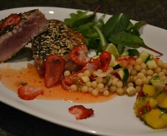 Sotad tonfisk med pärlcouscous och jordgubbschips!