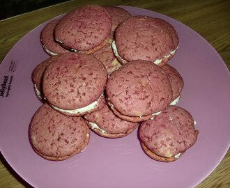 Rosa whoopie pies