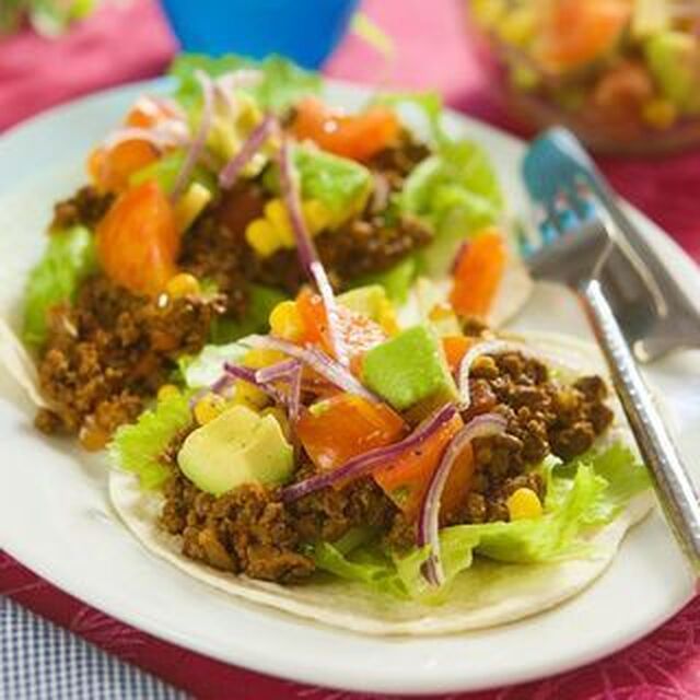Vegetariska tacos med avokadosallad
