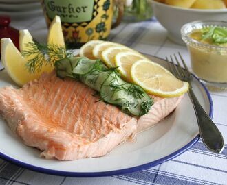 Inkokt lax med pressgurka och majonnäs