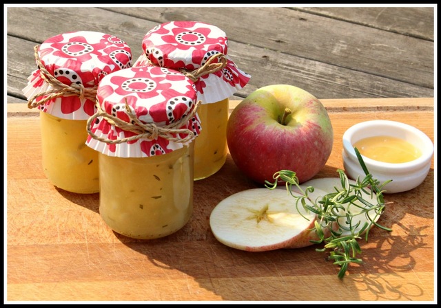 Äppelmarmelad med honung och rosmarin