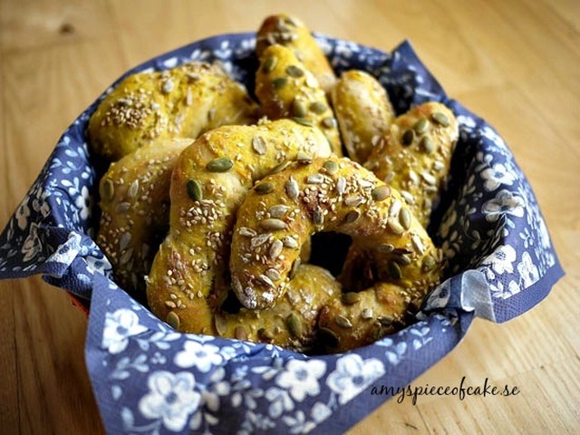 Spelt bread rolls - Kalljästa dinkelfrallor