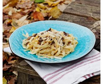 Kantarellpasta med vitt vin och grädde