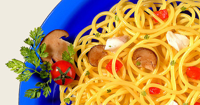 Spaghetti med havsabborre och karljohansvamp