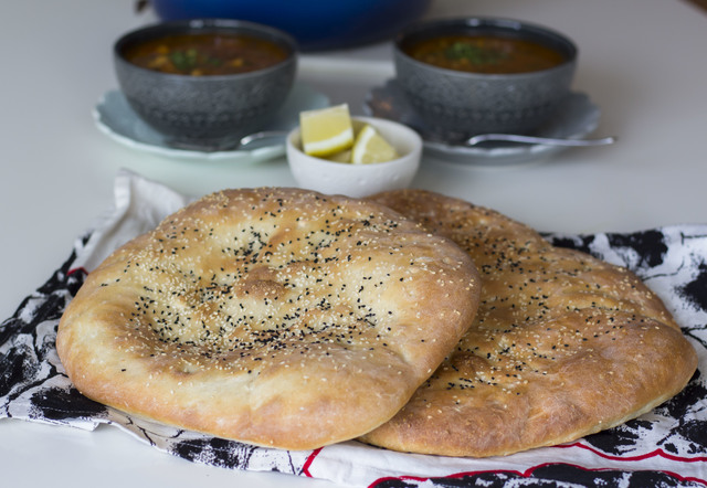 Arabiskt bröd i långpanna