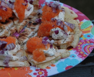 Grillade tortillasnibbar med västerbottensost och kalixlöjrom