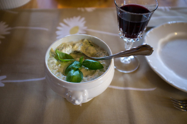 Ett recept på kycklingnuggets och grekisk sås!