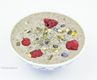 Coconut Spinach Smoothie Bowl