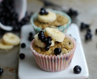 Barnvänliga muffins med blåbär och banan