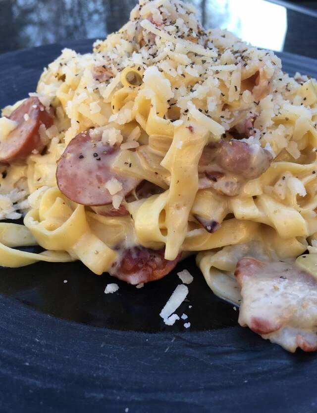 Pasta carbonara med kabanoss/bacon
