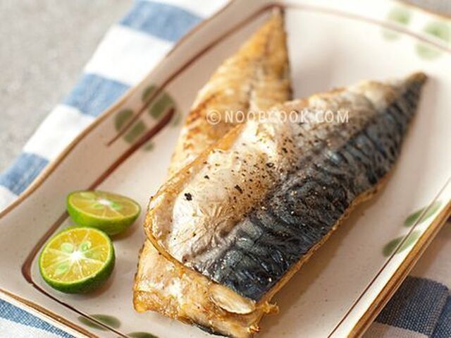 Easy baked mackerel - just olive oil, salt, pepper and bake Some time back, I saw maameemoomoo&#x27;s grilled saba … | Saba fish recipe, Baked mackerel, Mackerel recipes
