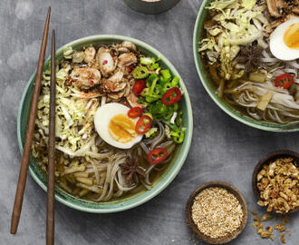 Ramen med chilichampinjoner och ägg