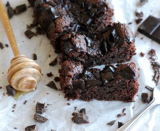 Fudgebrownie med mandelsmör (ägg- och mejerifri)