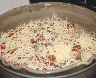 Falukorv med tomat & örtäcke