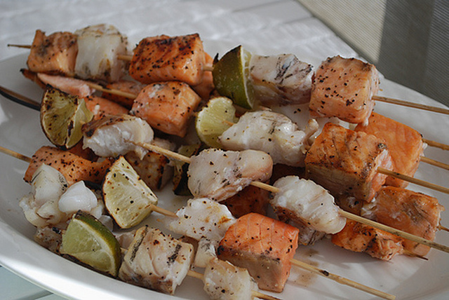 grillade fiskspett med lime