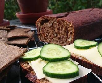 Glutenfri, proteinrik, söt och kryddig limpa