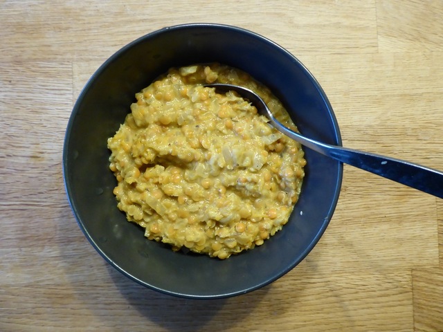 Daal med linser, kokos och äpple