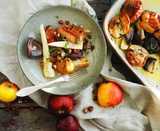 Ugnsbakade äpplen och palsternackor med hasselnötter och timjan