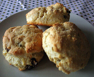 Skotska scones med kummin och russin