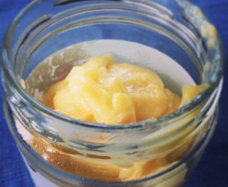 Homemade lemon curd