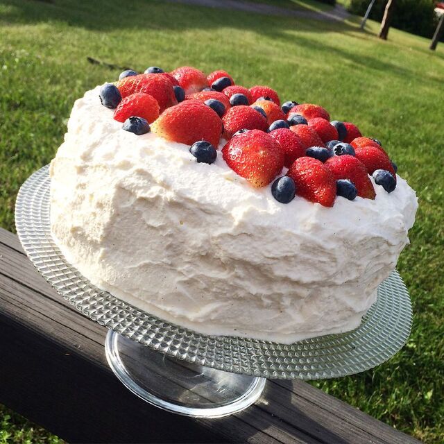 Tårta - kokos, citron, bär, choklad, vanilj typ! (Gluten- och sockerfri!)